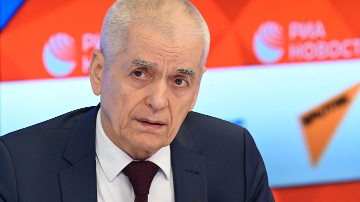 Онищенко высказался против замены ЕГЭ на государственные экзамены